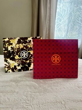 Tory Burch 2 Shopping/ Gift Boxes 🛍️